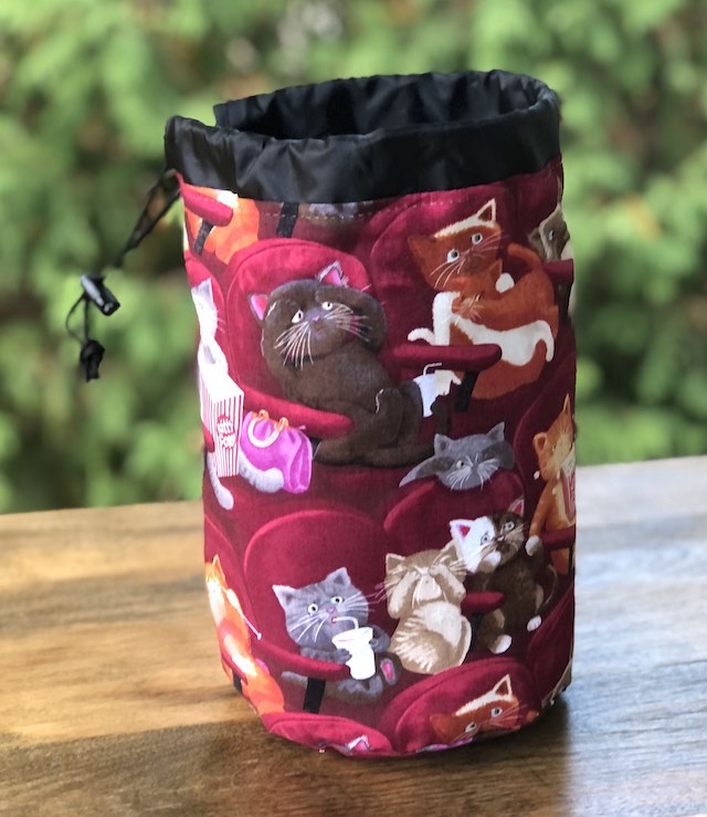 Scaredy Cats SueBee Round Drawstring Bag