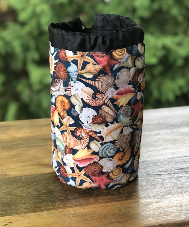 Shell-y SueBee Round Drawstring Bag