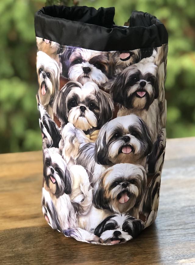 Shih Tzu Cuteness SueBee Round Drawstring Bag