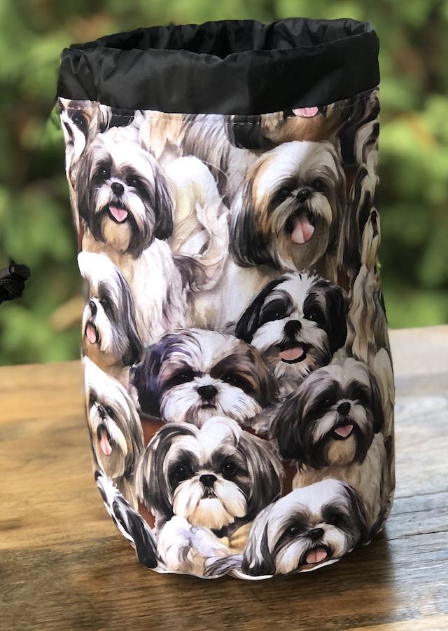 Shih Tzu Cuteness SueBee Round Drawstring Bag