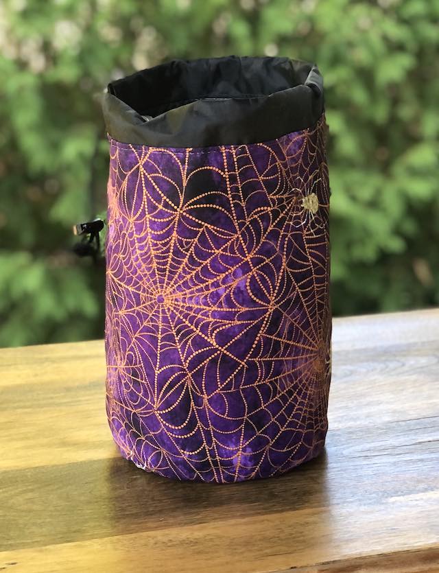 Spidery SueBee Round Drawstring Bag