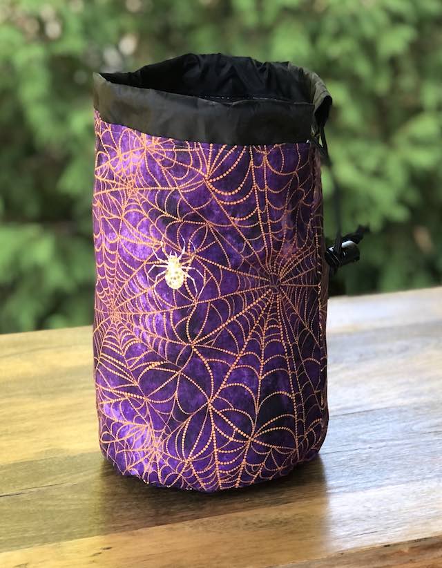 Spidery SueBee Round Drawstring Bag
