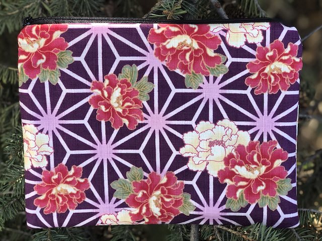 Starry Peonies Mahjongg card and coin purse, The Slide