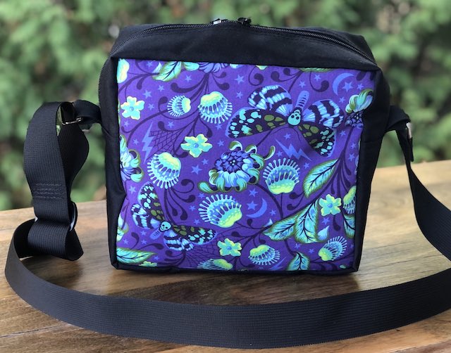 Venus De La Luna Shoulder Bag, The Raccoon Plus