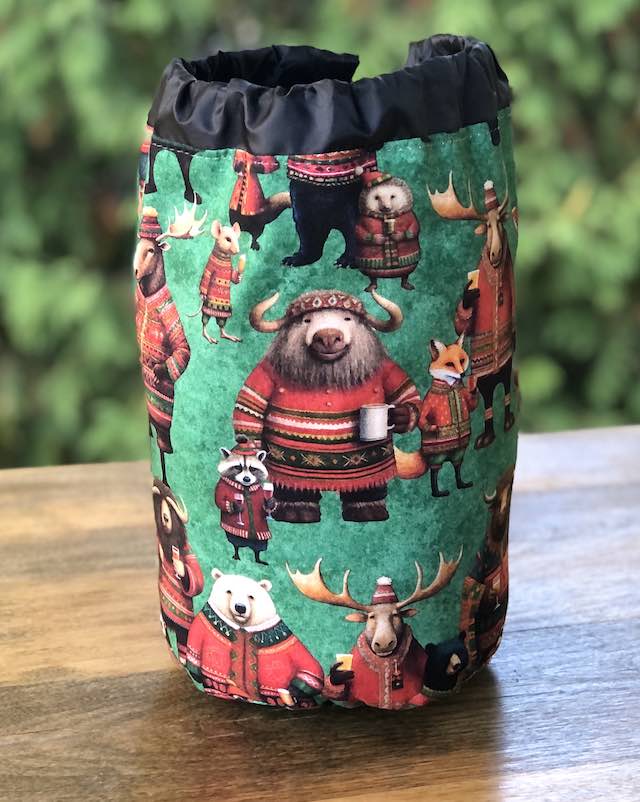 Winter Woolies SueBee Round Drawstring Bag