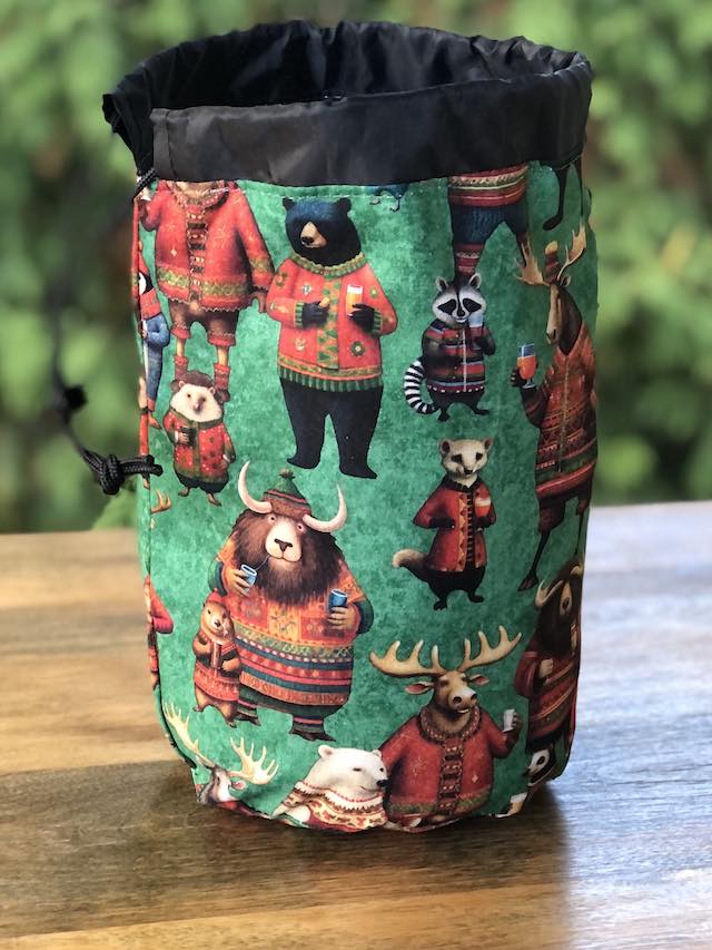 Winter Woolies SueBee Round Drawstring Bag