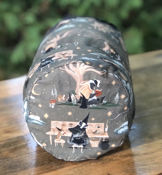 Wizard Badger SueBee Round Drawstring Bag