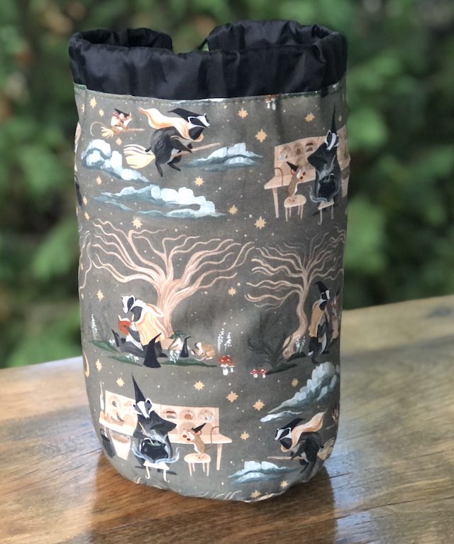 Wizard Badger SueBee Round Drawstring Bag