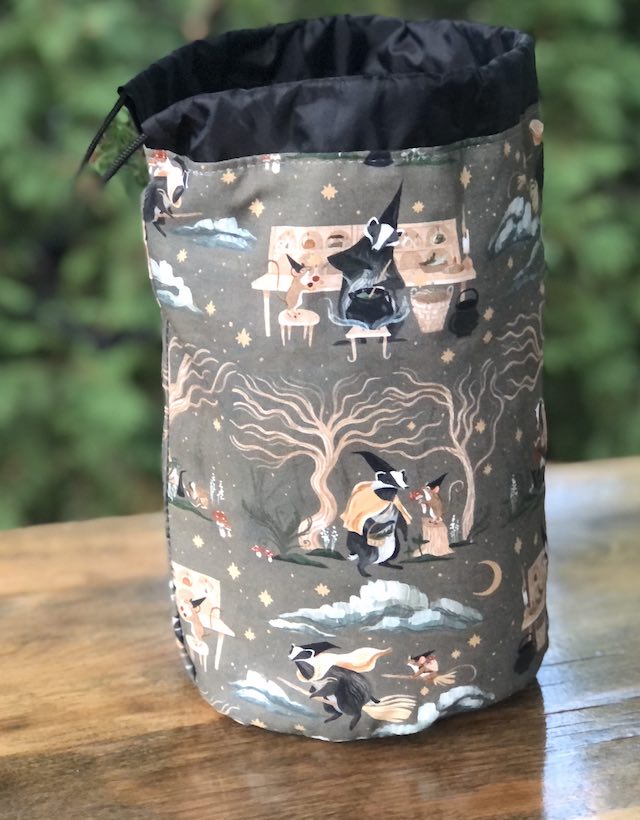 Wizard Badger SueBee Round Drawstring Bag
