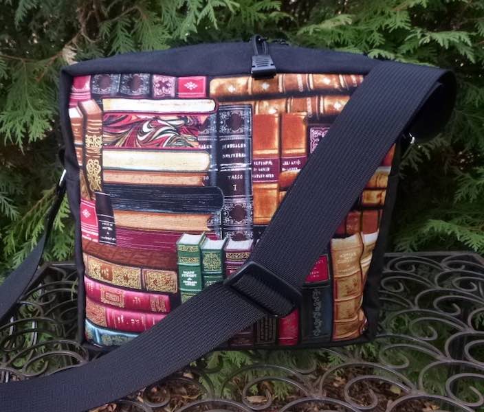 Classic Books Shoulder Bag, The Raccoon Plus