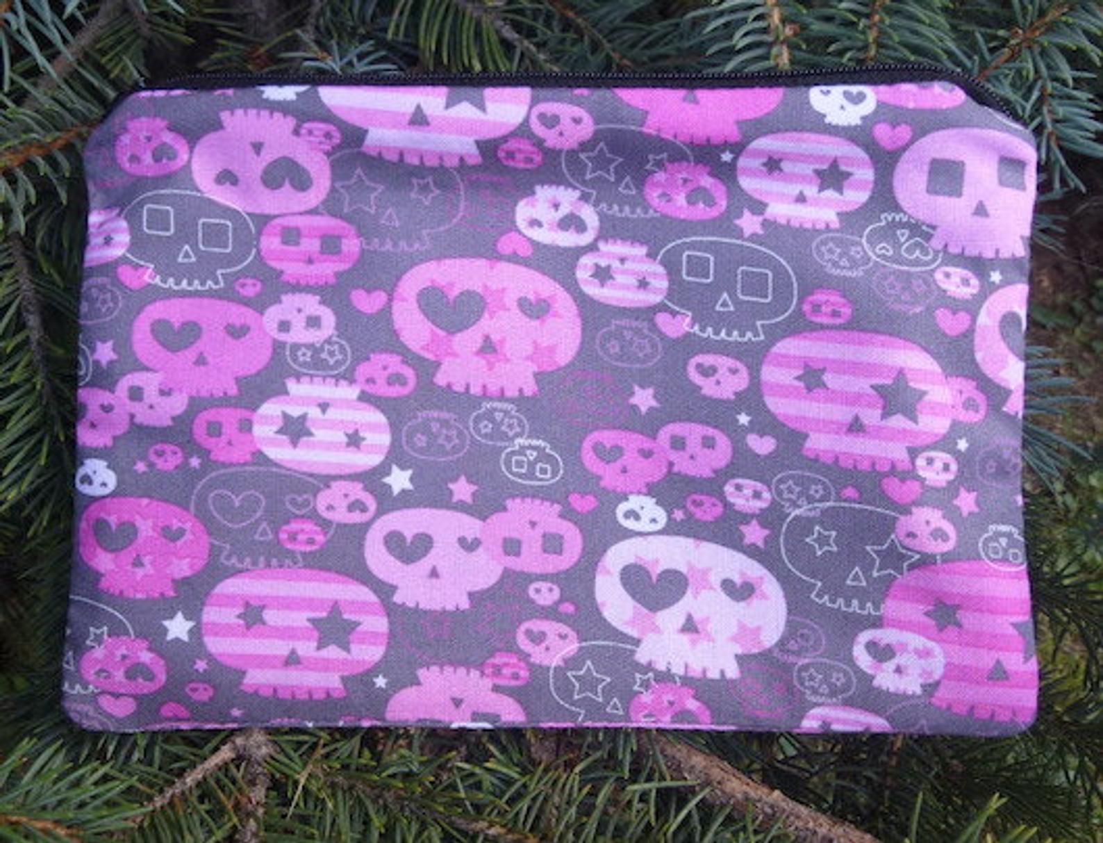 Girly Skulls zippered bag, The Scooter