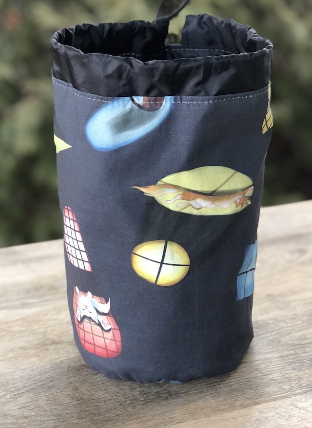 Sun Lovers SueBee Round Drawstring Bag