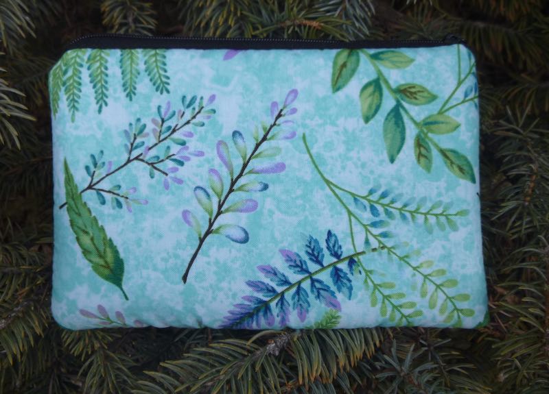 Botanicals on Blue padded case for essential oils, the Essence