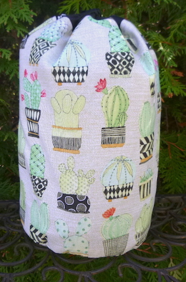 Cactus SueBee Round Drawstring Bag