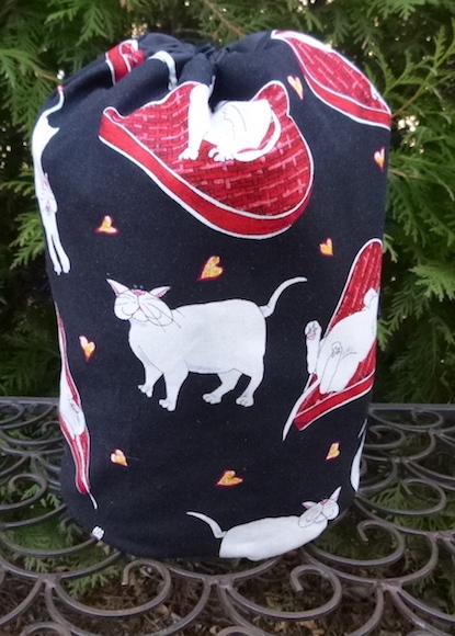 White Kitty Love SueBee Round Drawstring Bag